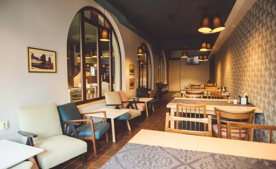 Gdzie zjeść w Chojnicach? Odkryj najlepsze restauracje i smaki