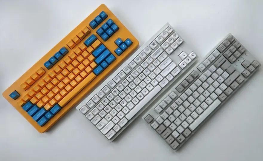 Klawiatura AZERTY - Czy warto? Różnice z QWERTY i porady