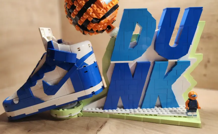 LEGO Nike Dunk als Display-Set - lohnt sich der Sneaker aus Steinen?