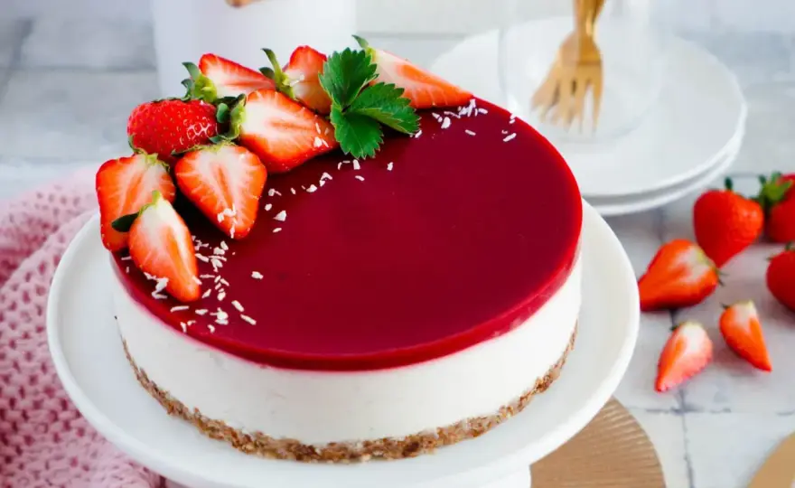 Veganer Cheesecake ohne Backen - So wird er cremig und schnittfest