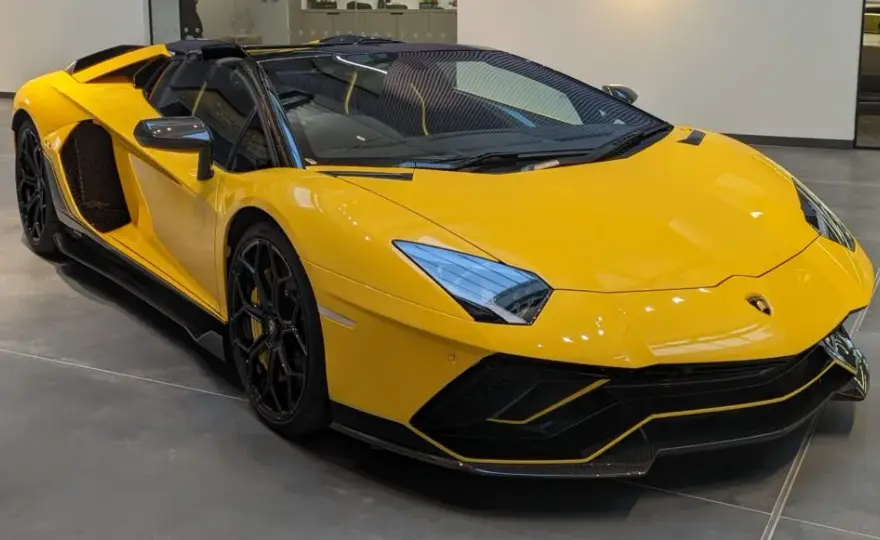 Ile KM ma Lamborghini Aventador? Poznaj moc każdej wersji!