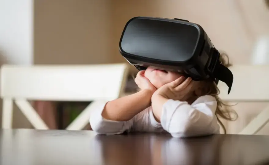 Czy okulary VR są szkodliwe dla dzieci? Poznaj niebezpieczeństwa i zalecenia