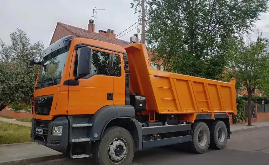 Przyczepa z kategorii C - jaki limit 750 kg naprawdę obowiązuje?