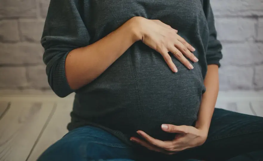 Skuteczny przepis na koktajl położnej - przyspiesz poród naturalnie
