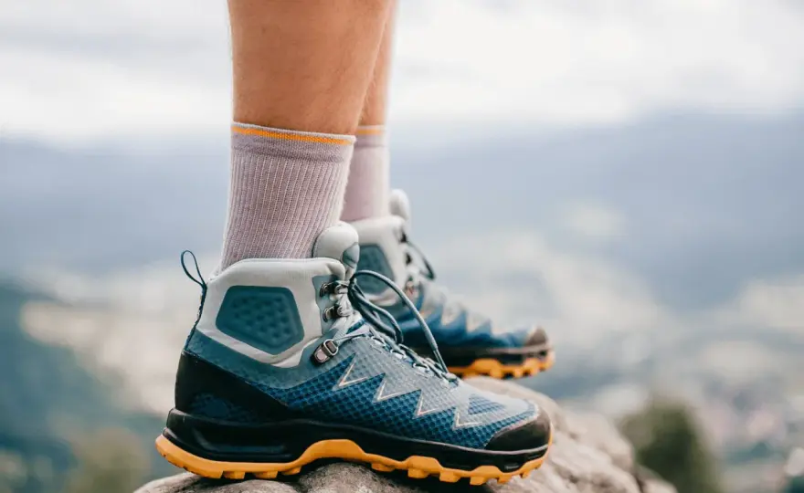 Skarpety trekkingowe na lato - Jak wybrać i nie żałować?
