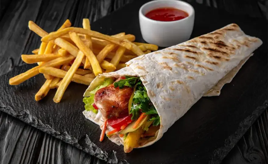 Ile kalorii ma kebab? Zaskakujące różnice w kaloryczności!