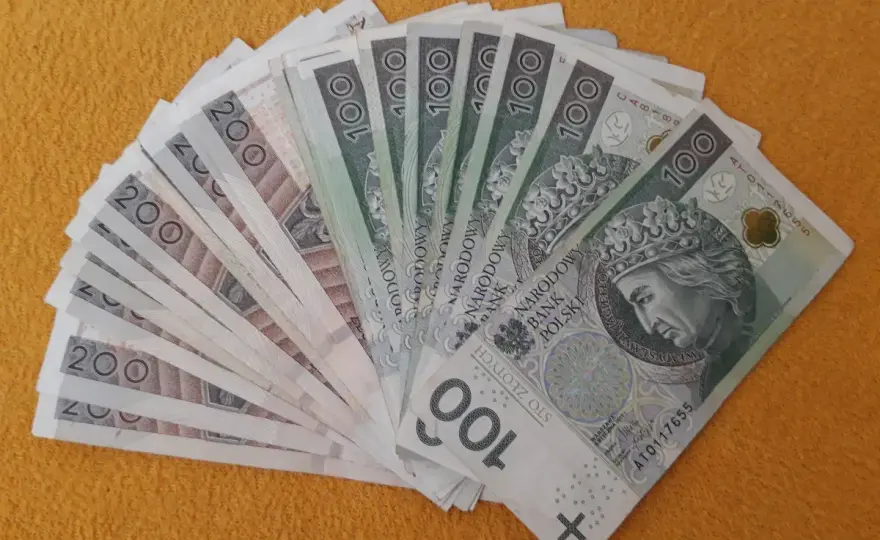 Darowizna od brata bez podatku? Zobacz, jak to zrobić!