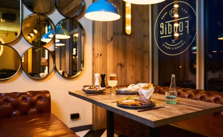 Gdzie zjeść w Nowym Targu? Odkryj najlepsze restauracje i dania