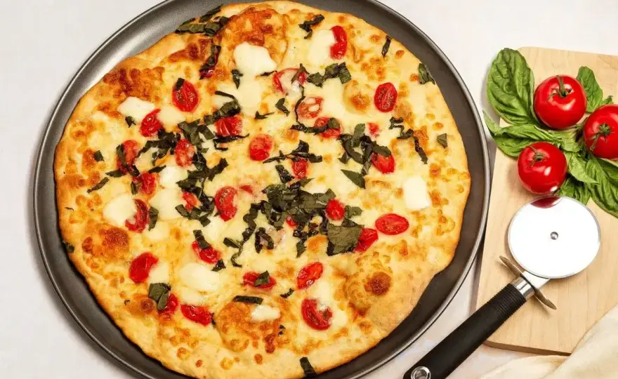 Pizza z serka wiejskiego - jak zrobić spód, który się nie rozpada