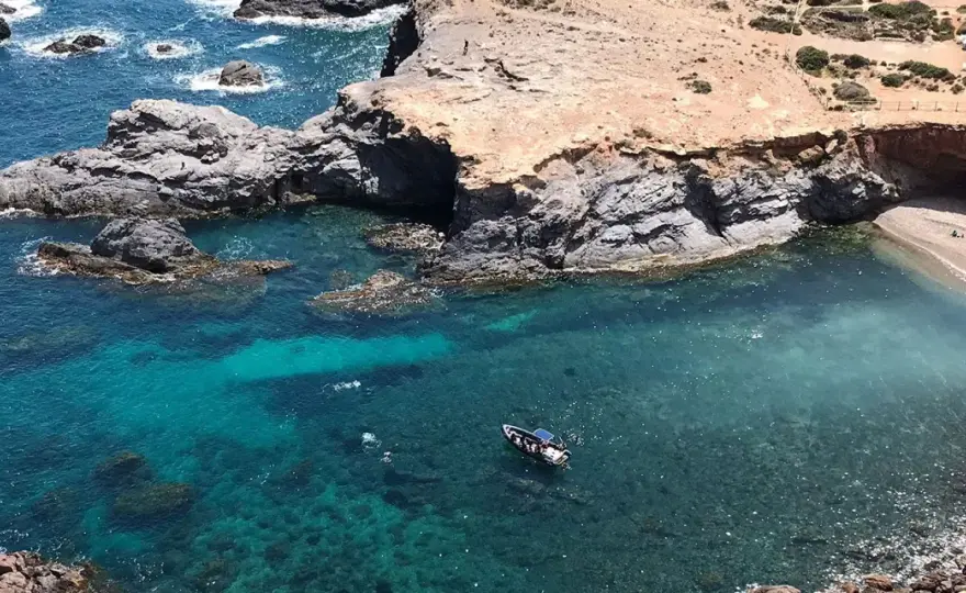 Cala Medina - Guía completa para snorkel y paisaje en Cabo de Palos