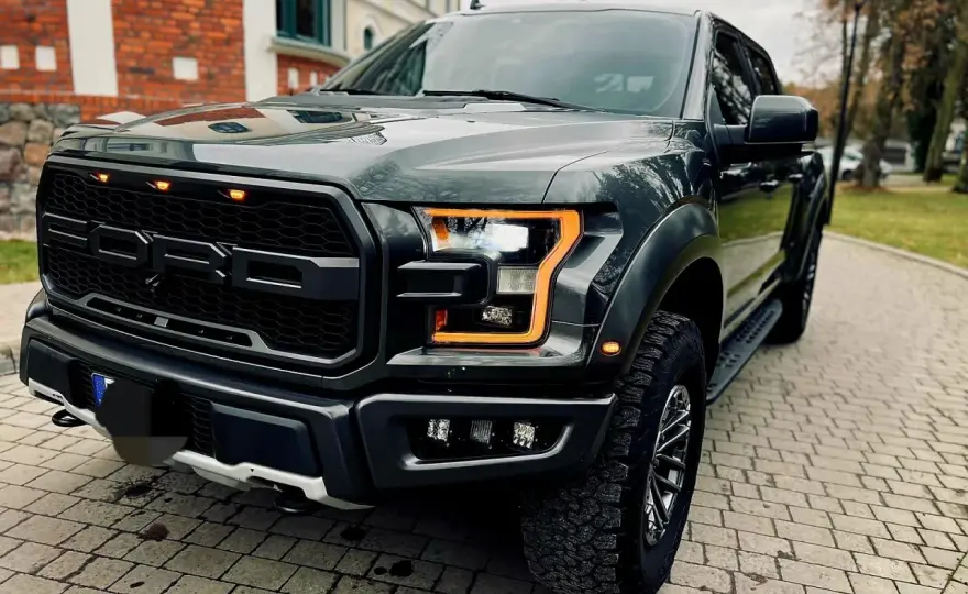 Ford F-150 Raptor - Czy to pickup dla Ciebie? Sprawdź!