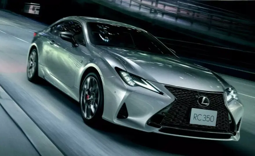 Lexus RC 350 - czy warto kupić to coupe?