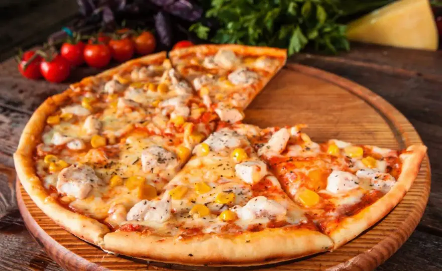 Pizza z kurczakiem - Zrób ją lepiej niż z pizzerii!