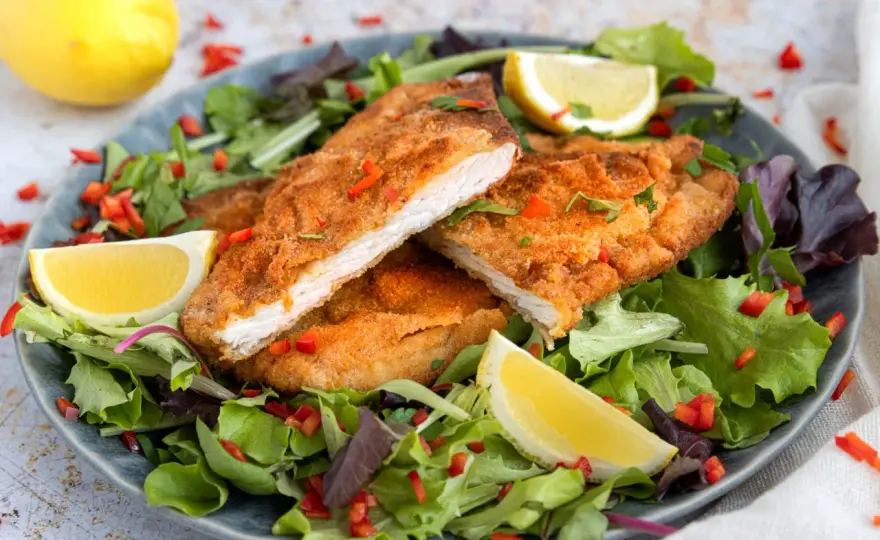 Low Carb Putenschnitzel - So wird die Panade perfekt knusprig