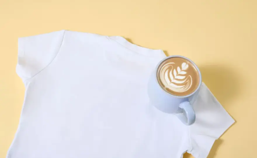 Kaffeeflecken entfernen - So rettest du deine Kleidung!