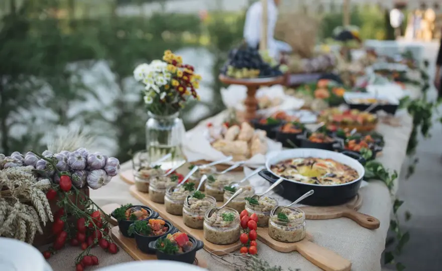 Buffet baptême chic - Créez une réception élégante et sereine