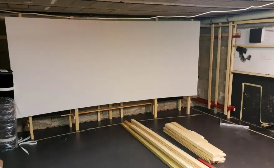 Beamer-Leinwand selber bauen – Perfektes Bild im Heimkino?