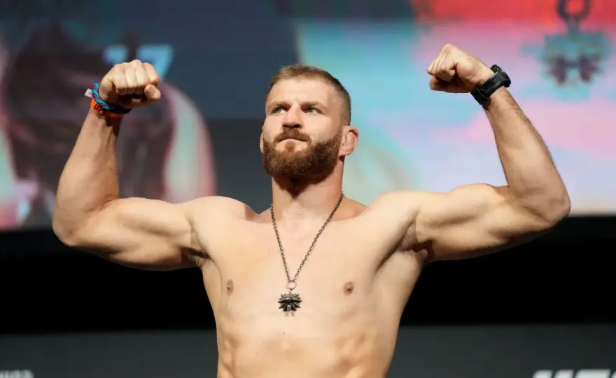 Waga lekka UFC - Kto rządzi w 70,3 kg i dlaczego?