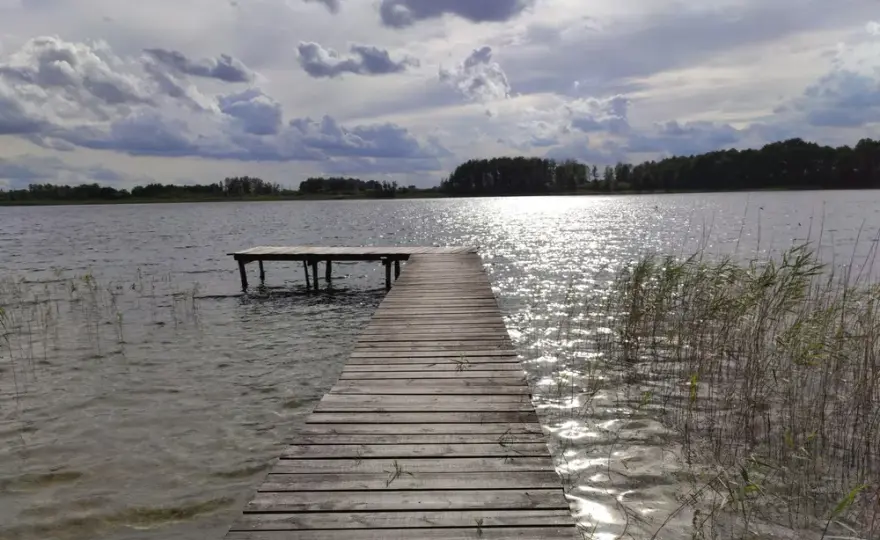 Jezioro Karskie Wielkie: Zaplanuj idealny urlop nad Perłą Ziemi Myśliborskiej