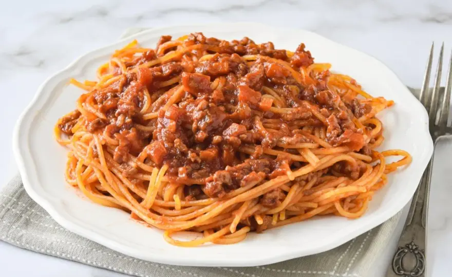 Espaguetis con carne picada - trucos para una salsa sabrosa