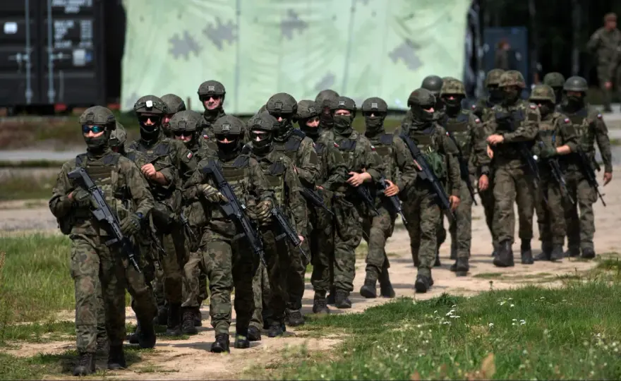 Zarobki w wojsku - Ile naprawdę zarabia żołnierz?