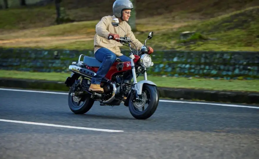 Czy na 50cc trzeba mieć prawo jazdy? Zaskakujące zasady i wyjątki