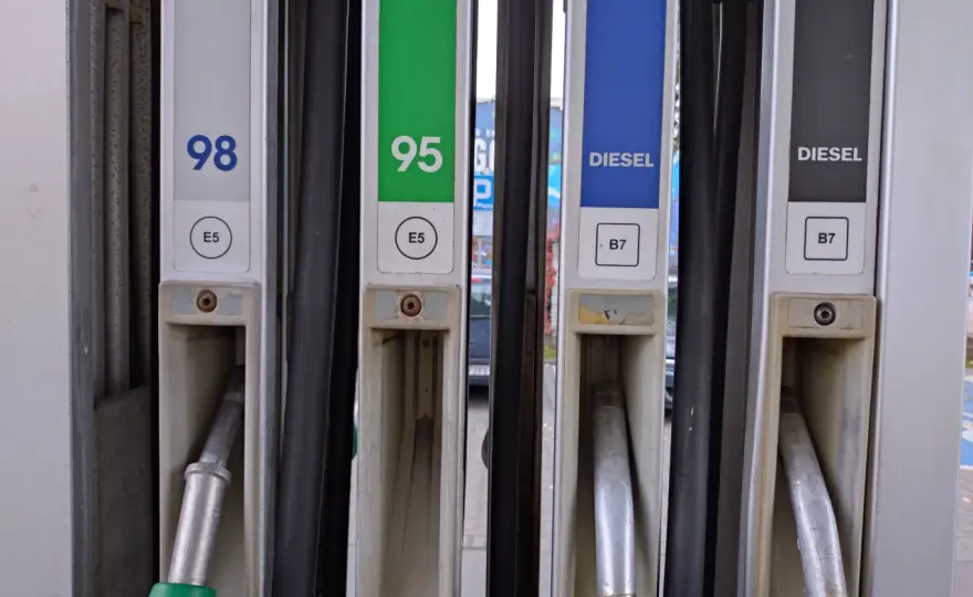 Czy Verva 98 to benzyna czy diesel? Poznaj kluczowe różnice