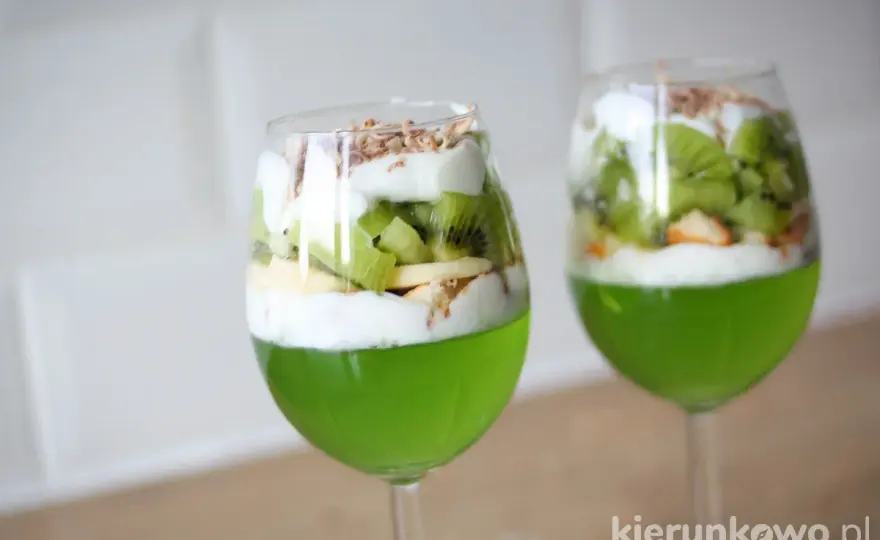 Galaretka z kiwi nie tężeje? Poznaj winowajcę i skuteczne triki!