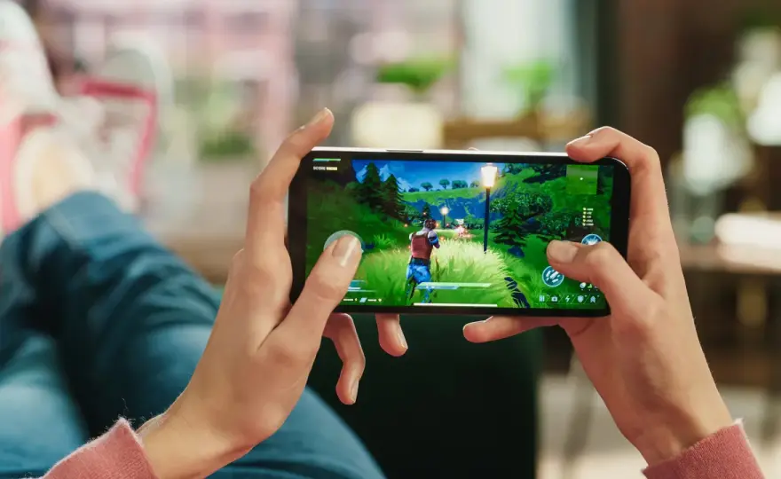 W co grać na telefonie? Popularne gry mobilne, które musisz znać