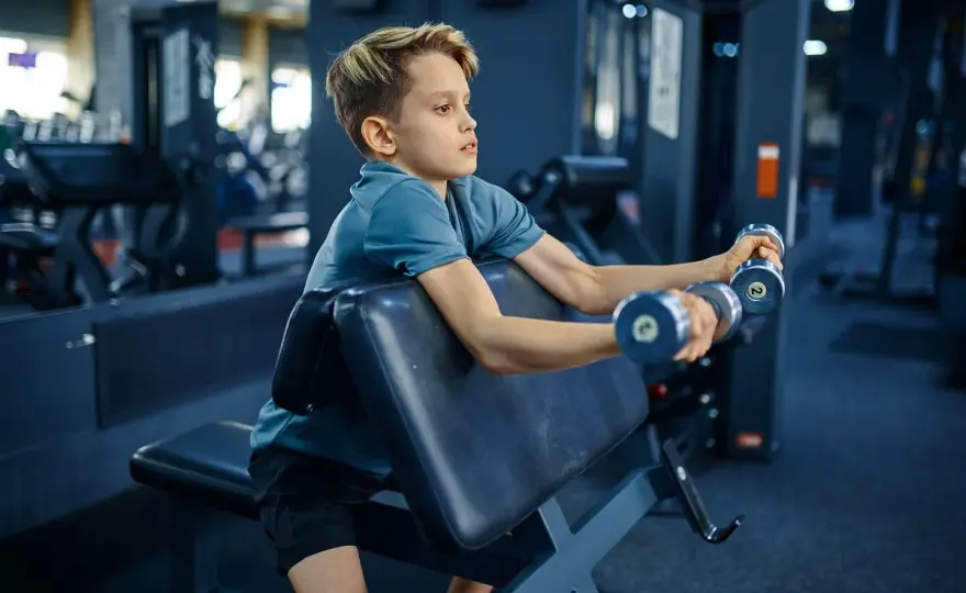 12-latek na siłowni? Bezpieczny trening i plan!