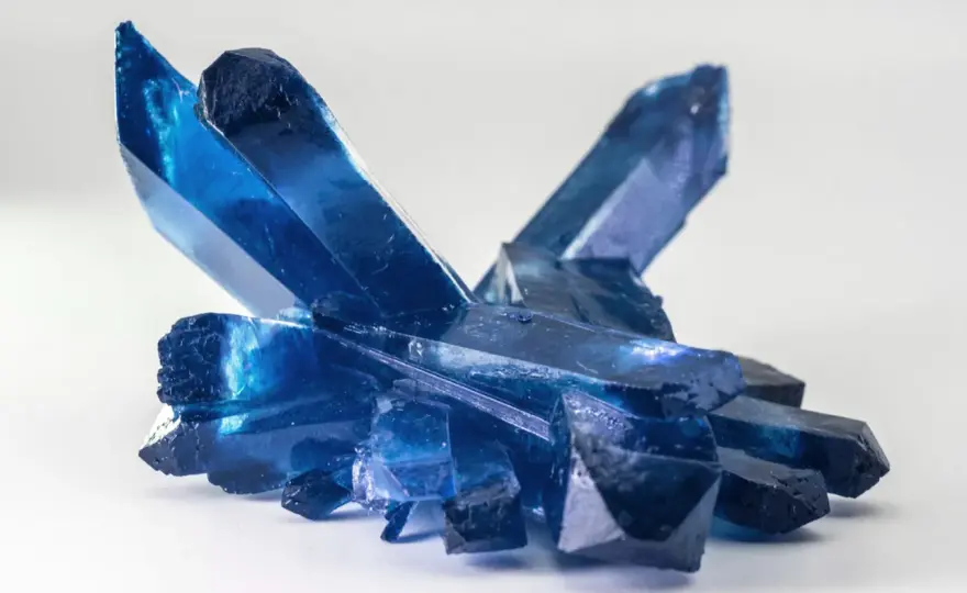 Blaue Steine - Bedeutung, Symbolik und die wichtigsten Unterschiede