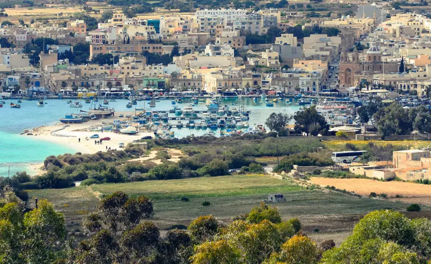 Gdzie zjeść w Marsaxlokk? Odkryj najlepsze lokalne smaki