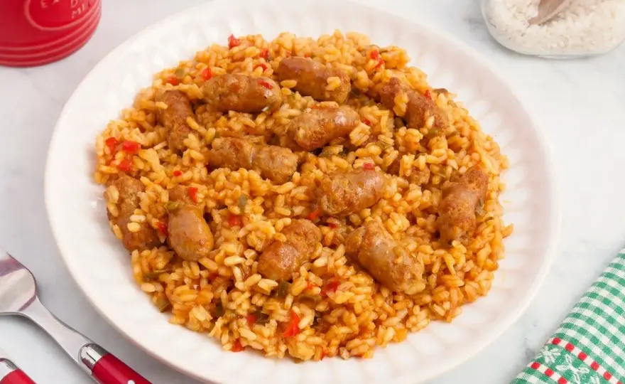 Arroz con salchichas fácil y sabroso en 35 minutos