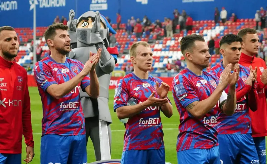 Dlaczego Raków gra w Sosnowcu? Wyjaśniamy wymogi UEFA