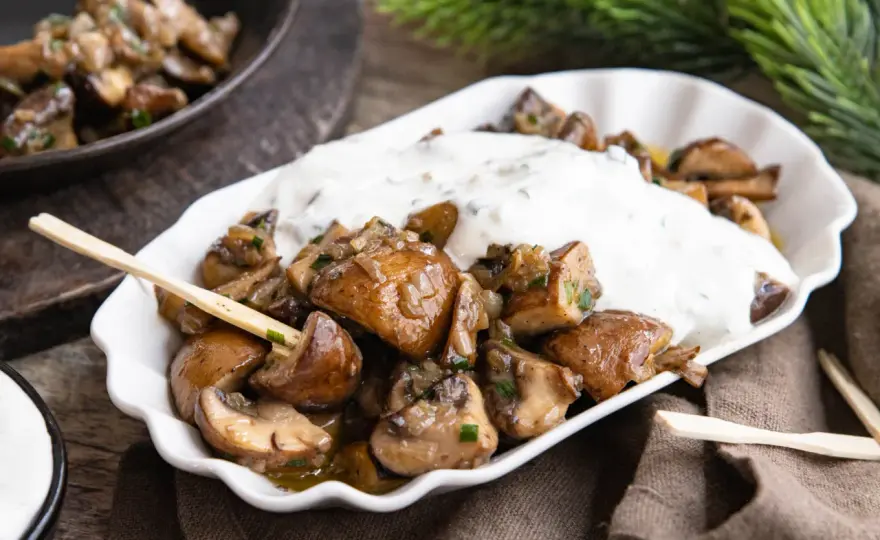 Gebratene Champignons mit Knoblauchsauce - Wie vom Weihnachtsmarkt