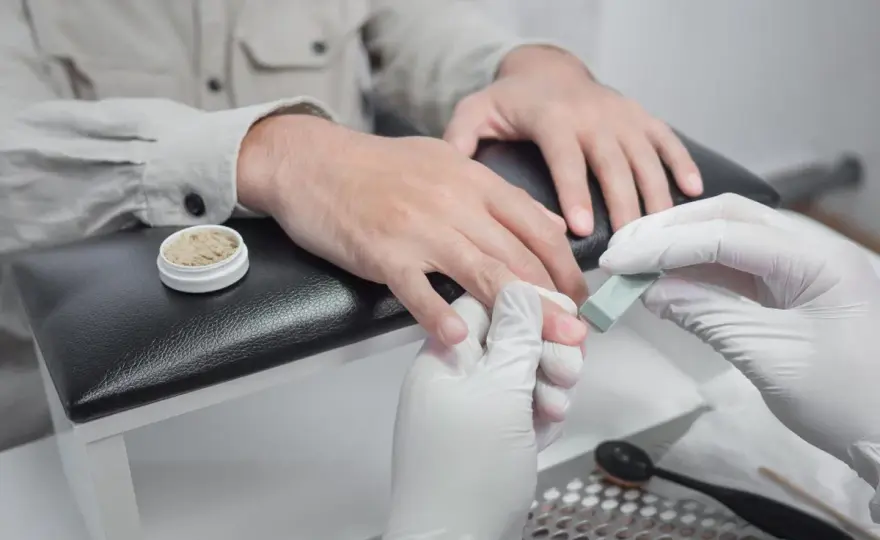 Manicure japoński - wady, ograniczenia i kiedy lepiej go odpuścić