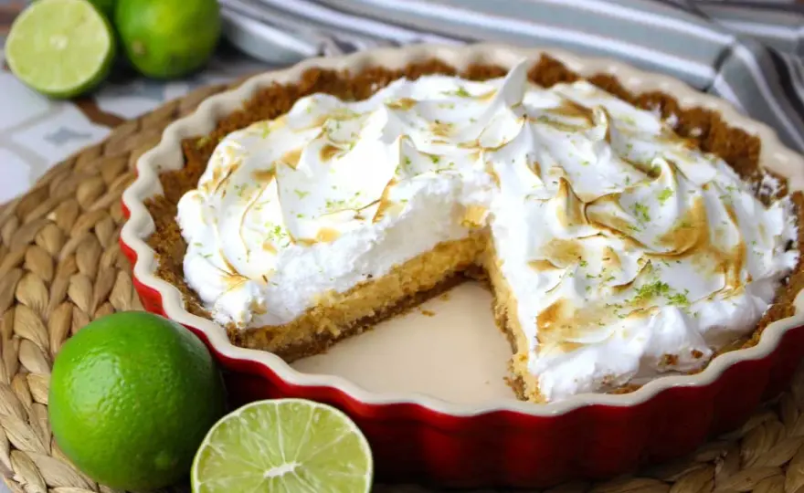 Key lime pie casera, cremosa y con el punto justo de lima
