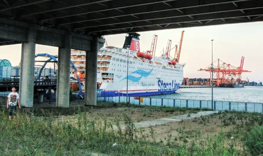 Prom z Gdyni do Szwecji - Jak zaplanować idealny rejs?
