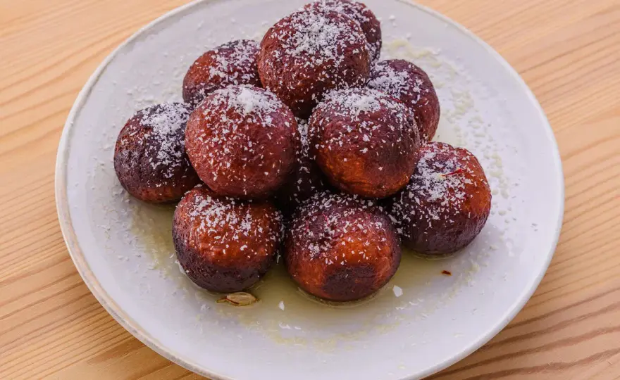 Gulab Jamun - Så gör du indisk dessert perfekt hemma i Sverige