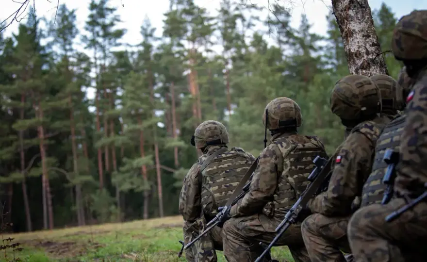 Gdzie odbywa się dobrowolna zasadnicza służba wojskowa w Polsce?