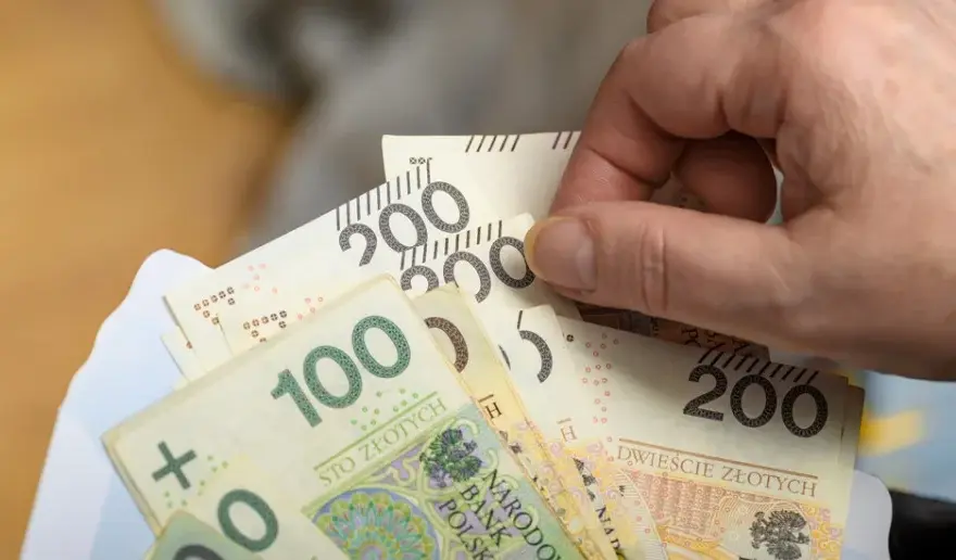 Czy pracując można starać się o rentę? Sprawdź, co musisz wiedzieć