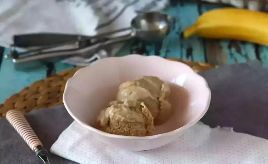 Veganes Bananeneis - So gelingt cremige Nice Cream ohne Eismaschine
