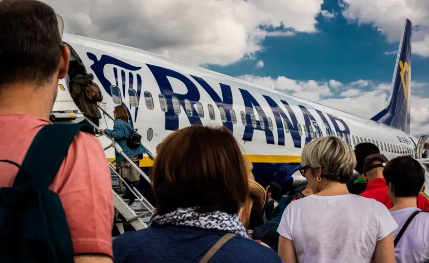 Jak dodzwonić się do Ryanair? Sprawdź skuteczne metody kontaktu
