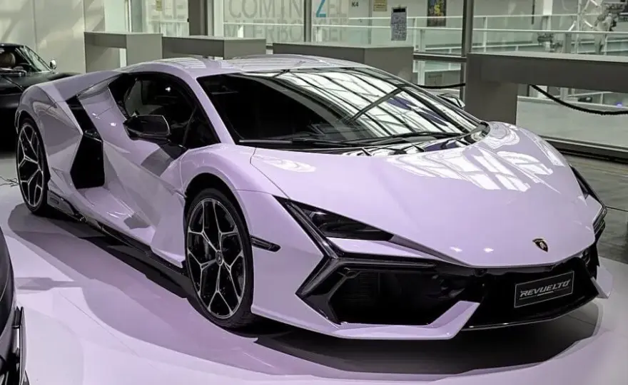 Lamborghini Revuelto: Cena, opcje, koszty. Ile naprawdę zapłacisz?