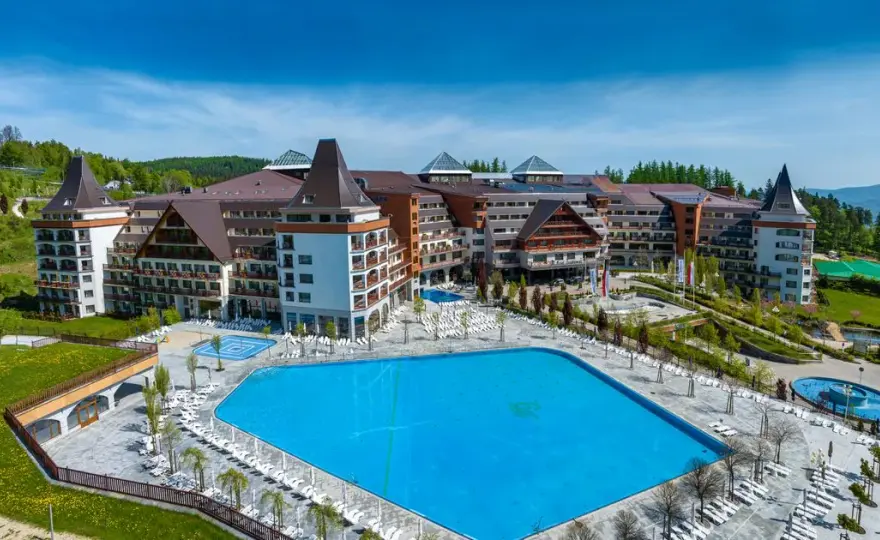 Ile kosztuje doba w hotelu Gołębiewski w Karpaczu? Ceny i porady