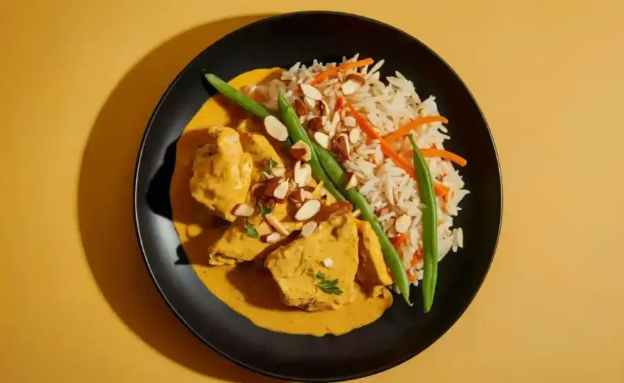 Kurczak w sosie curry - prosty przepis na kremowy obiad