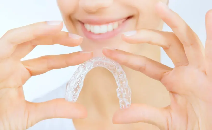 Cómo quitar Invisalign sin dañarlo paso a paso