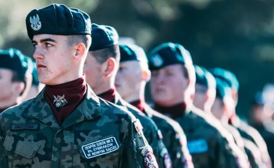 Stopień wojskowy po szkole średniej - Jak zacząć?