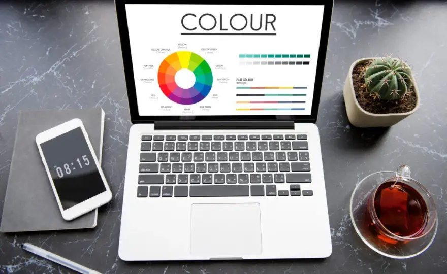 CMYK vs RGB - jak przygotować pliki do druku bez niespodzianek?