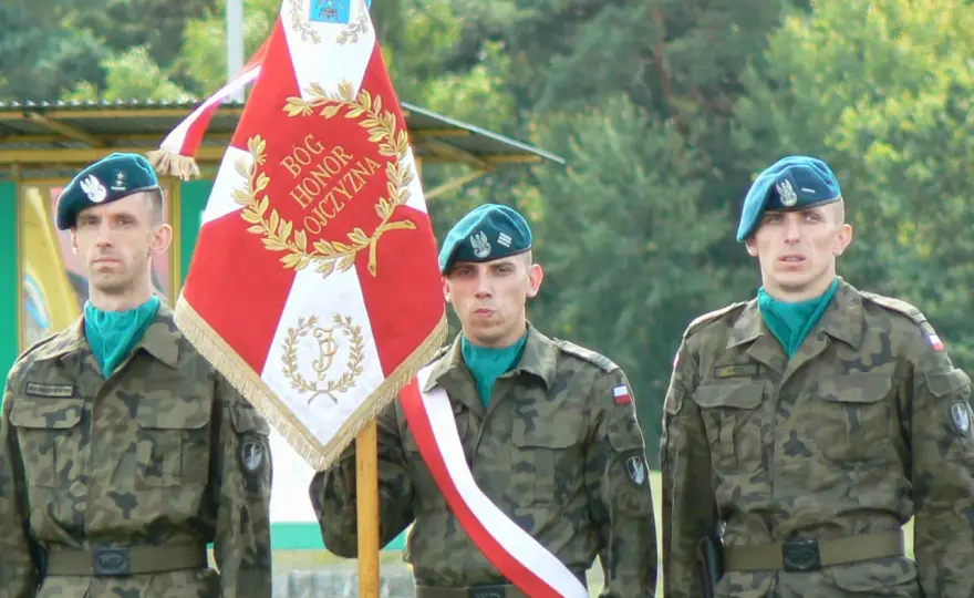 Mundur rezerwisty - kiedy nosić? Uniknij błędów!